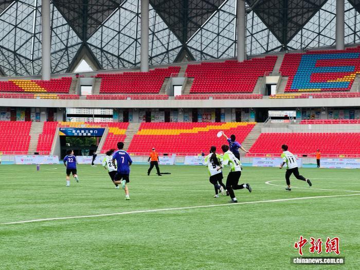 图为比赛现, 体育场开赛
