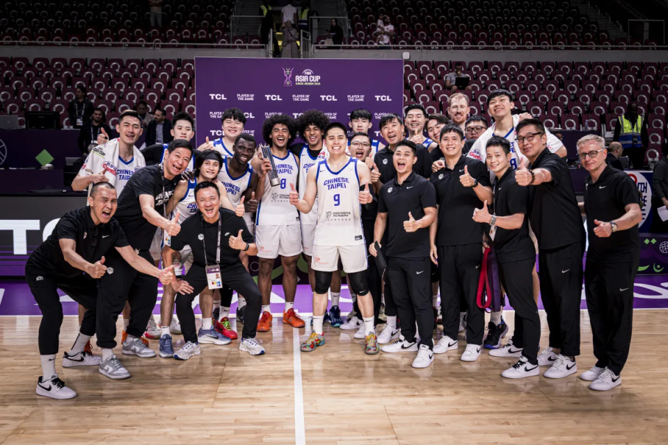 优势, 场比赛的胜, 彻底搅乱这