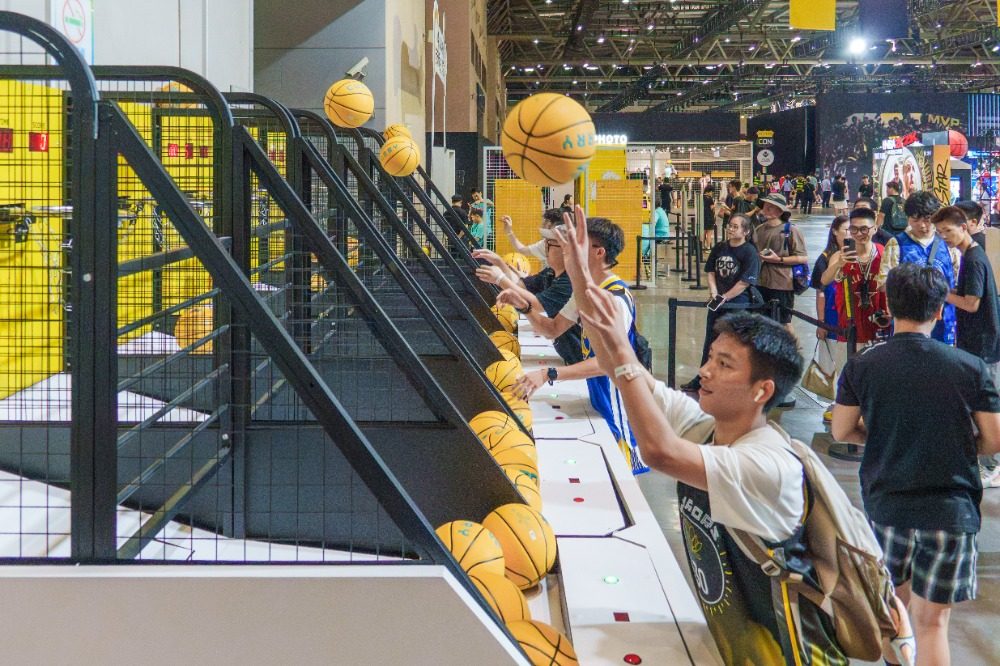 库里在球场, yid, KJ