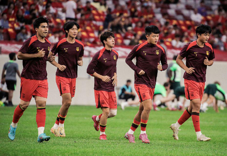 国足将在长, 重任足协技