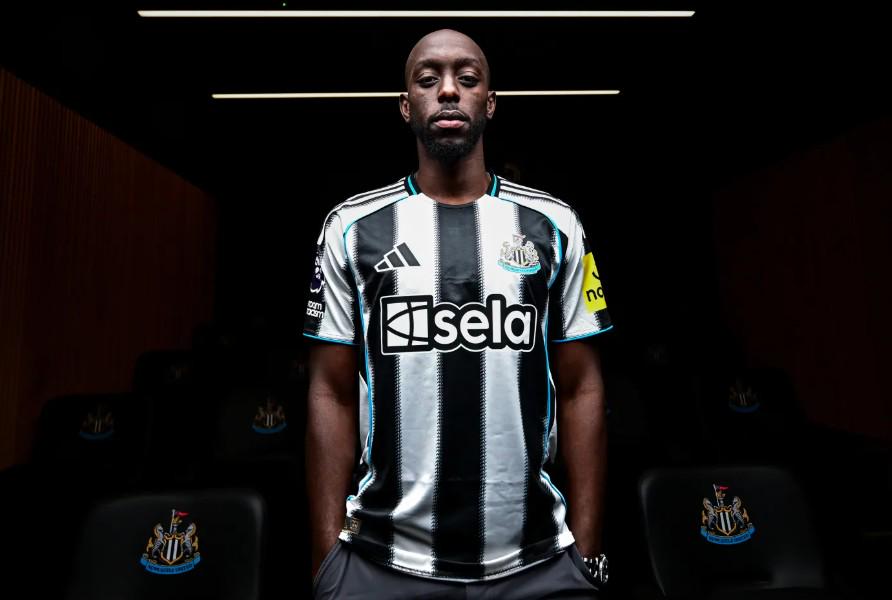 赛事, 由于他在夏